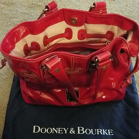 Dooney and Bourke hand bag